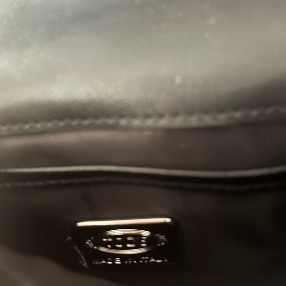 Tod's crossbody leather bag with studs & crystals. Luxury for a fraction 🔥🔥🔥 - Picture 8 of 13
